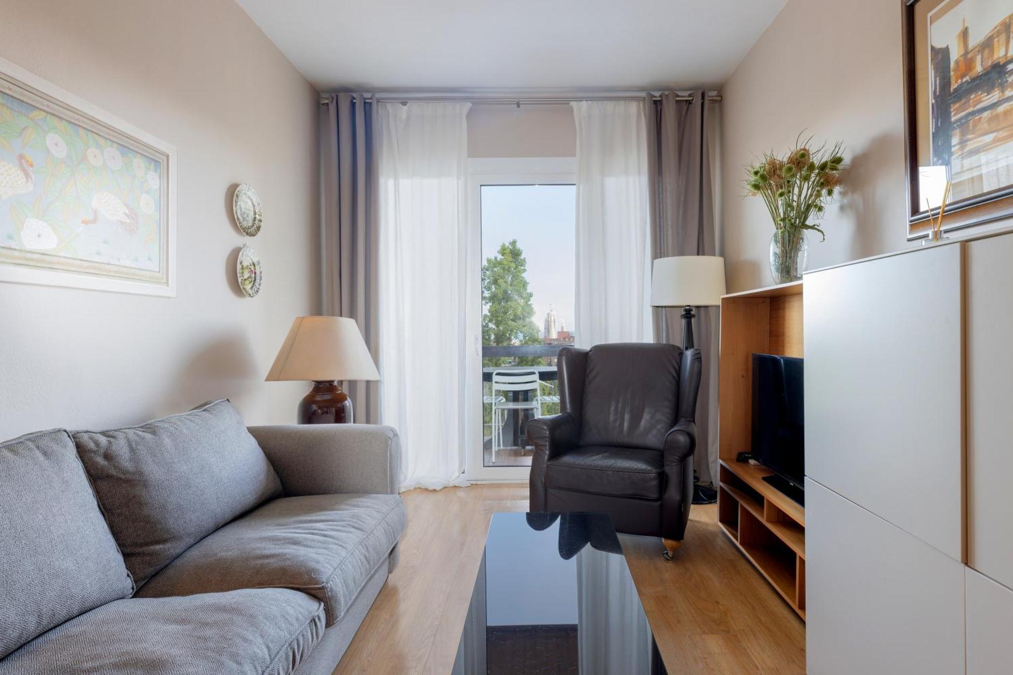 Lodging Guell Gaudi * Barcelona